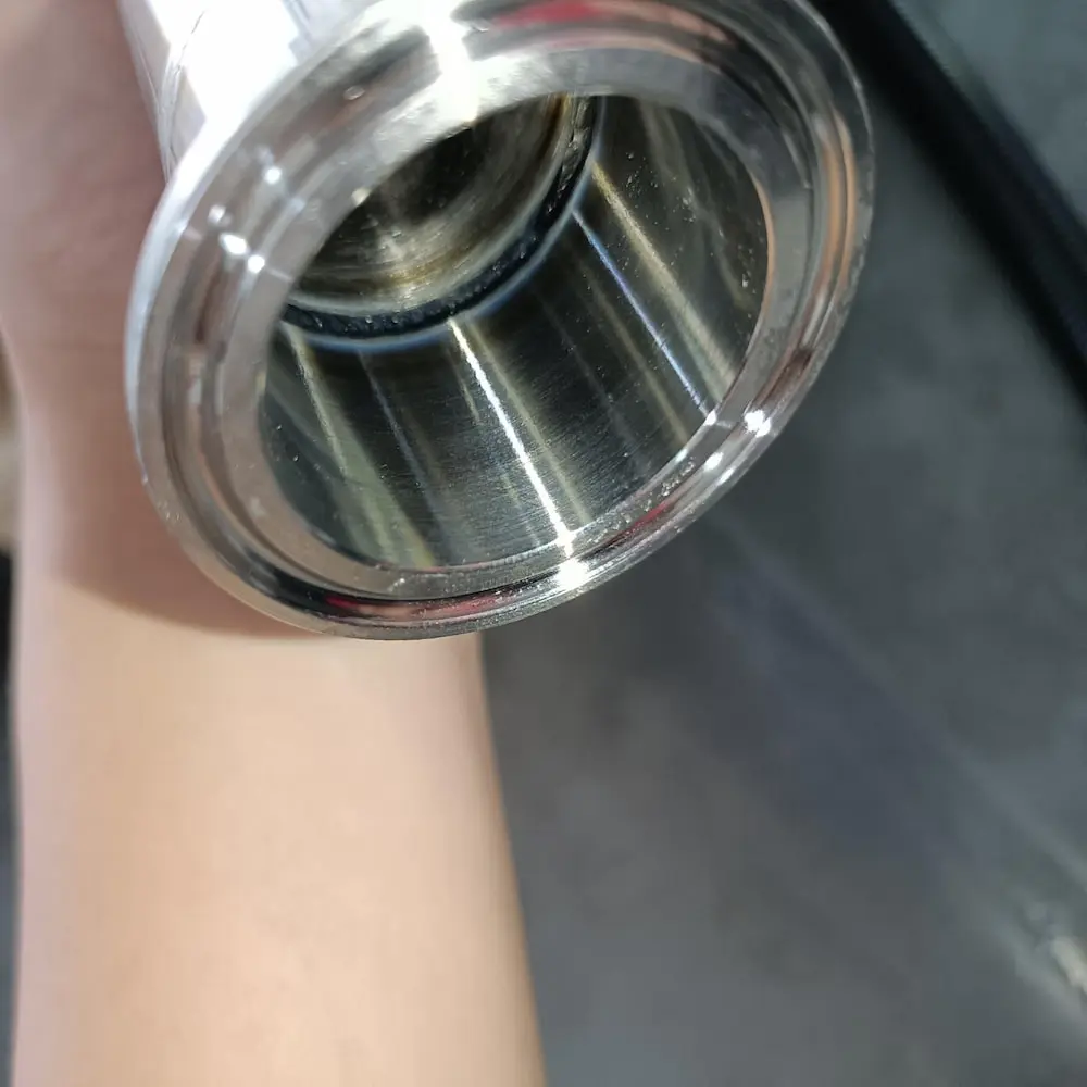 Làm sạch ống bên trong tường hình thành hàn